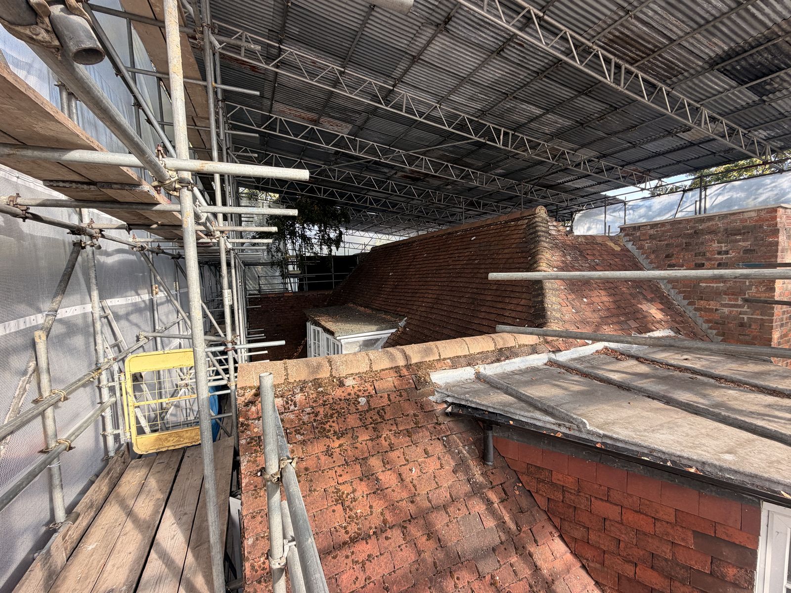 Ridge line and parapet recorded before works